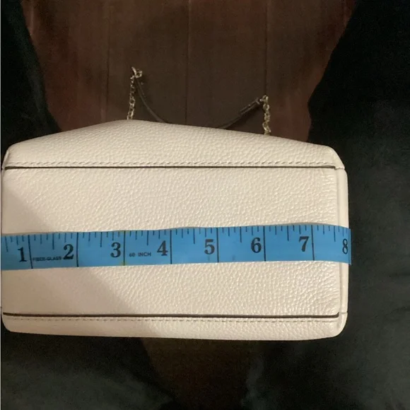 Michael Kors Small Ring Bucket-shoulder strap Light Cream with Gold Accents NWOT - Picture 11 of 11